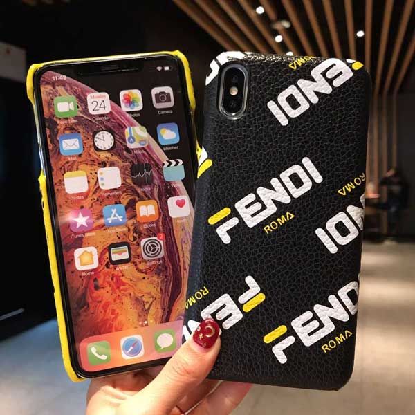 ロゴが目立つ！◆FENDI◆フェンディ iPhone X スマホカバー ノート型 ロゴが目立つ！◇FENDI◇フェンディ iPhone X スマホカバー ノート型