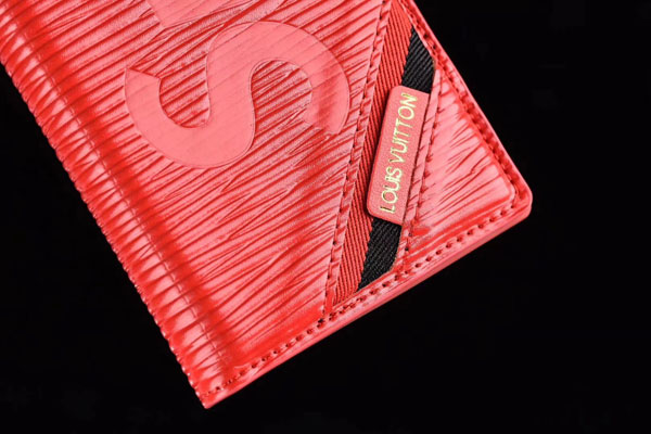 Supreme iPhone XR手帳型ケース