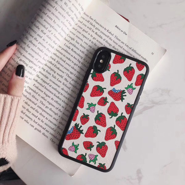 グッチ Phone x/xsカバー レディース向け