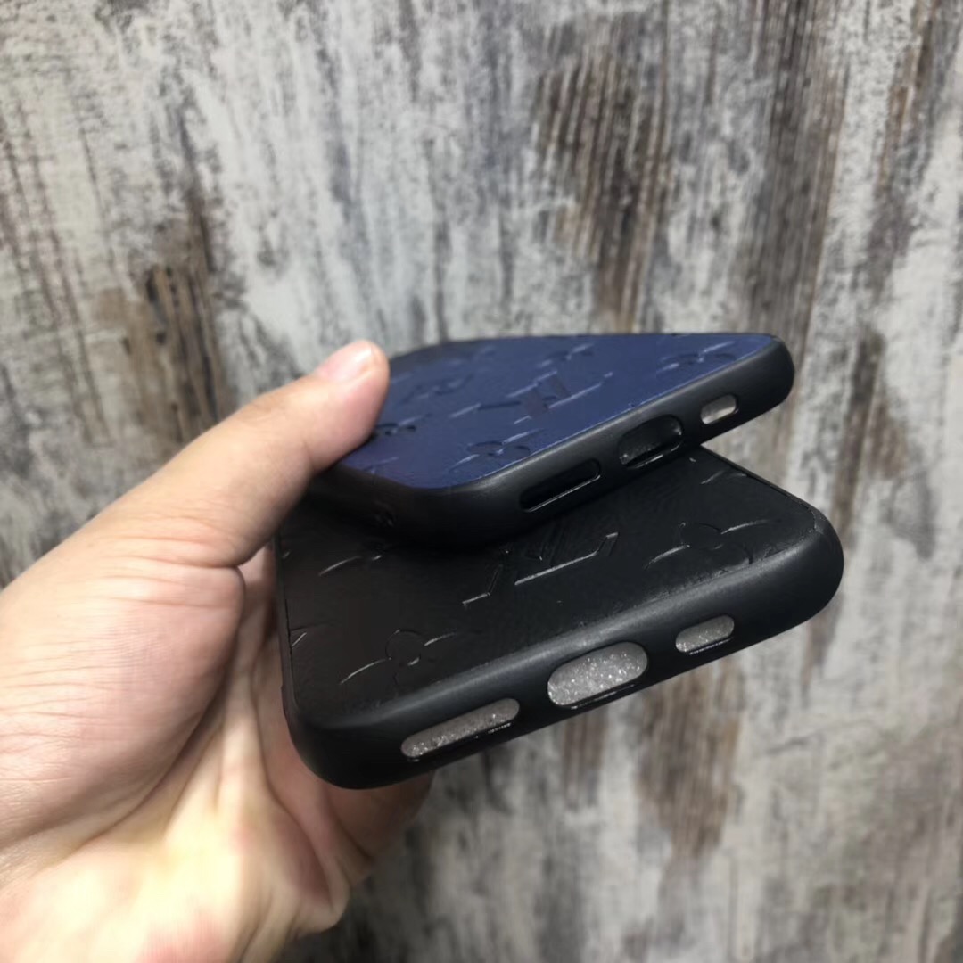 男女兼用iPhone 11 pro maxケース ルイヴィトン