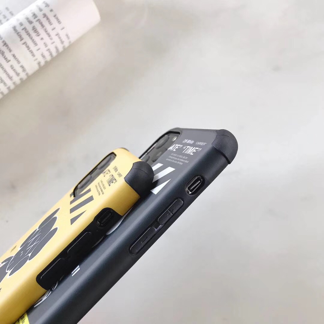 OFF-WHITE iPhone11ケース 個性