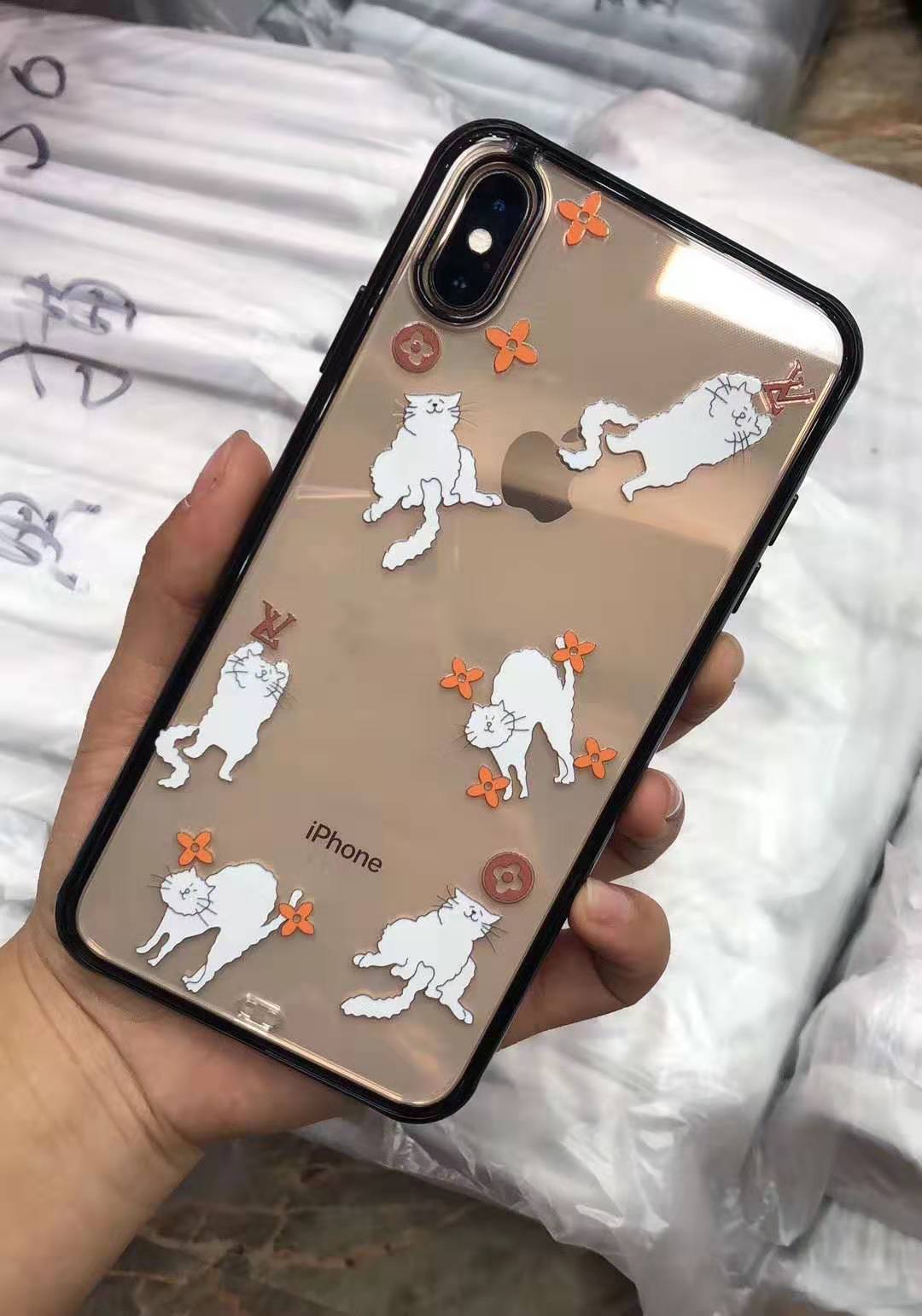 可愛い猫柄 ルイヴィトン iphone11/11proカバー