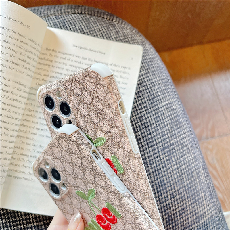 GUCCI iphone12pro maxケース チェリー付き