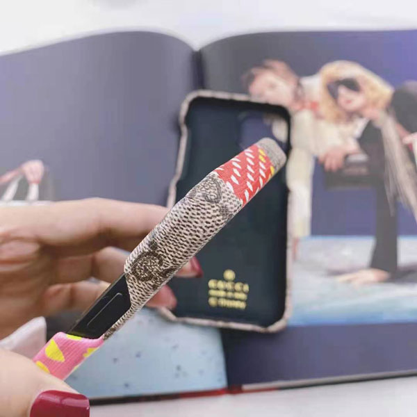 Gucci iPhone13 プロケース GUCCI