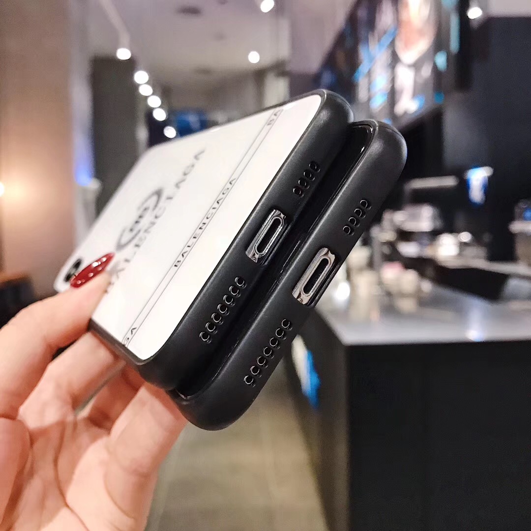 BALENCIAGA iPhone 13 Proケース