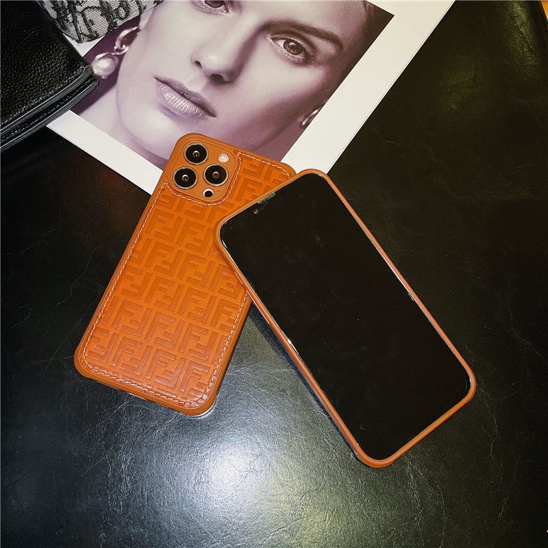 フェンディ iPhone13/13 Proレザーケース