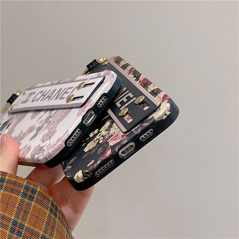 ハンドベルト付き シャネル iPhone 13 Proケース