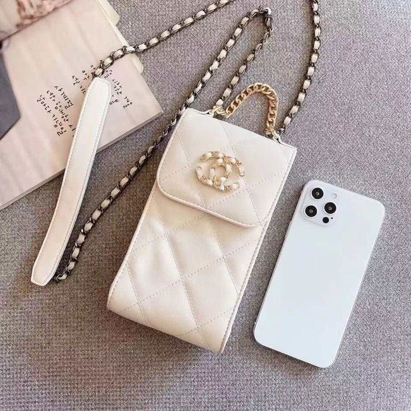 シャネル スマホポーチ