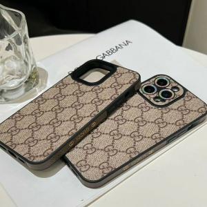 グッチ iPhone16/16proケース iphone15/16pro maxカバー 側面ロゴ GUCCI iphone15pro/14pro maxケース 経典的 ブランド アイフォン13/12ケース