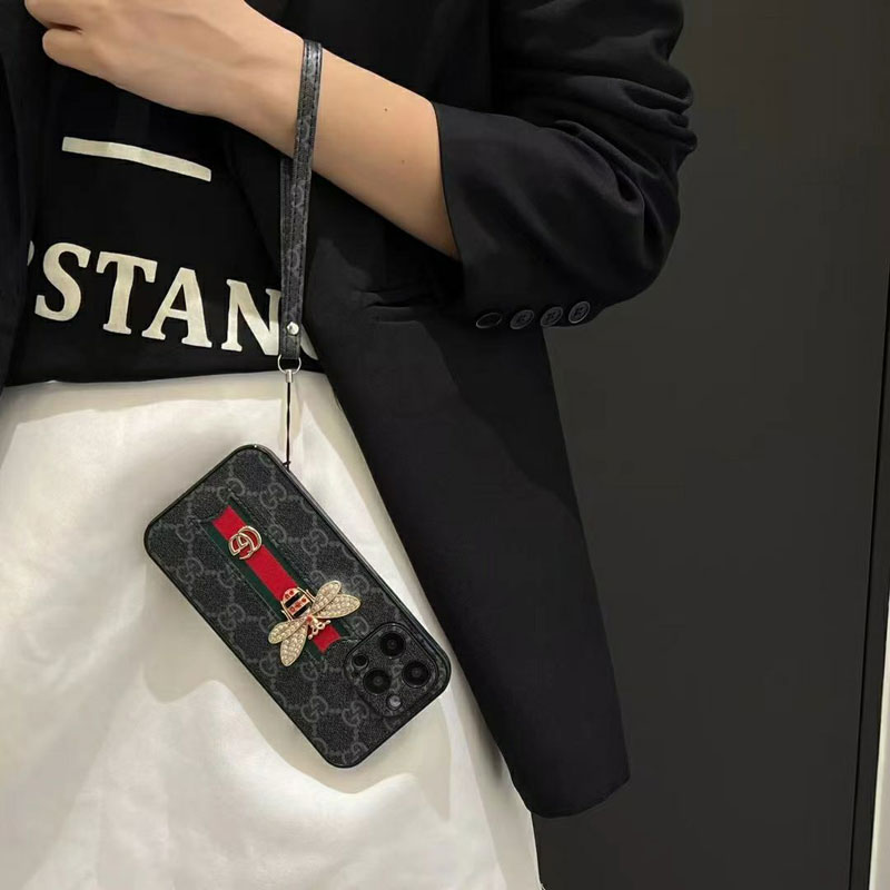 GUCCI ミツバチ iphone 16pro max/15レザーケース