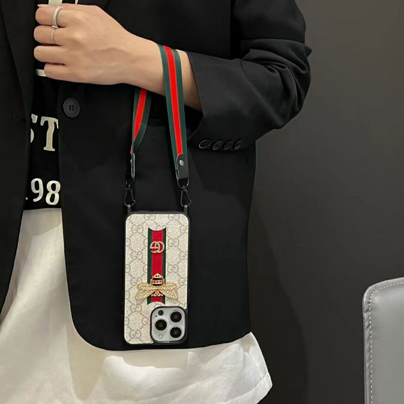 GUCCI ミツバチ iphone 16pro max/15レザーケース
